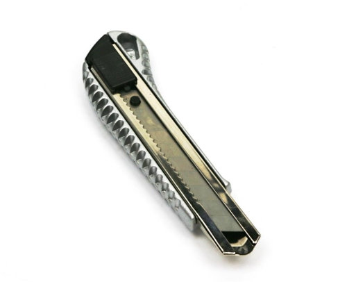 Nożyk łamany w aluminiowej oprawie z ostrzem 18mm