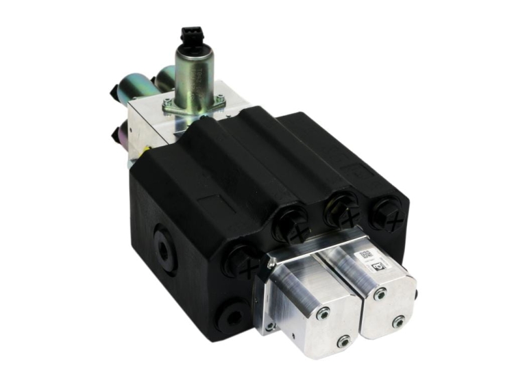 Proporcjonalny rozdzielacz hydrauliczny do ładowaczy czołowych LS (Load Sense) 2-sek. max przepływ 90L 1-sekcja pływająca - sterowany elektrycznie 7
