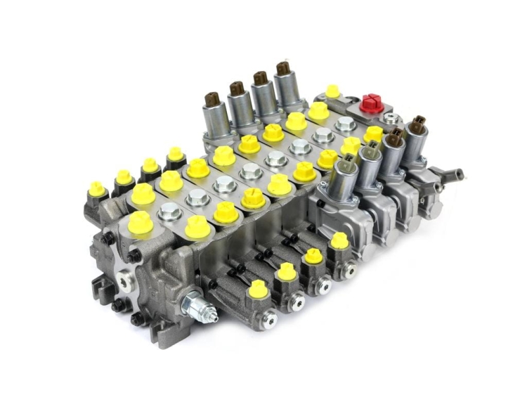 Rozdzielacz 8 sekcji 100 litrów pod przyczepy leśne 4 sekcje sterowane niskim ciśnieniem 4 sekcje elektryczne 2