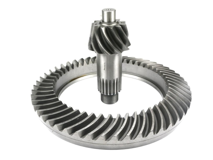 Wałek atakujący z kołem - przekładnia przedniego mostu Ursus C-385 WARYŃSKI