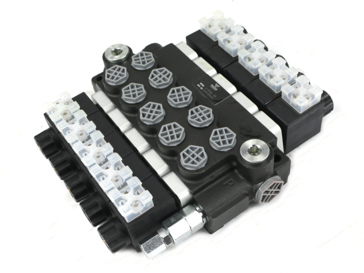 Rozdzielacz hydrauliczny 5-sekcyjny sterowany elektrycznie 12V 40L VOIMA 2
