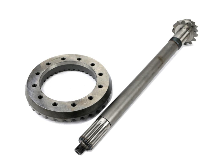 Wałek atakujący z kołem talerzowym 84179989 WARYŃSKI 2