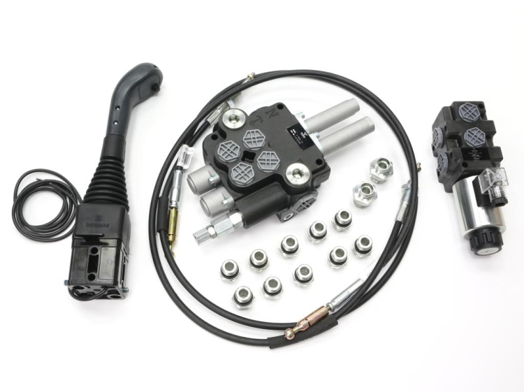 Zestaw do Ładowacz TUR -Rozdzielacz 80L 2-sekcyjny + Elektrozawór + Joystick z przyciskiem + Elementy złączne + Linki na kulkę 1500mm VOIMA