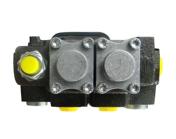 Rozdzielacz hydrauliczny 2-sekcyjny max przepływ 40L z joystickiem Waryński 2
